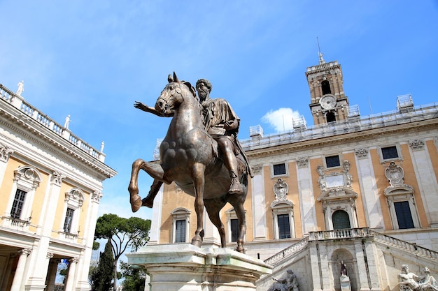 Foto statua marco aurelio a roma italia