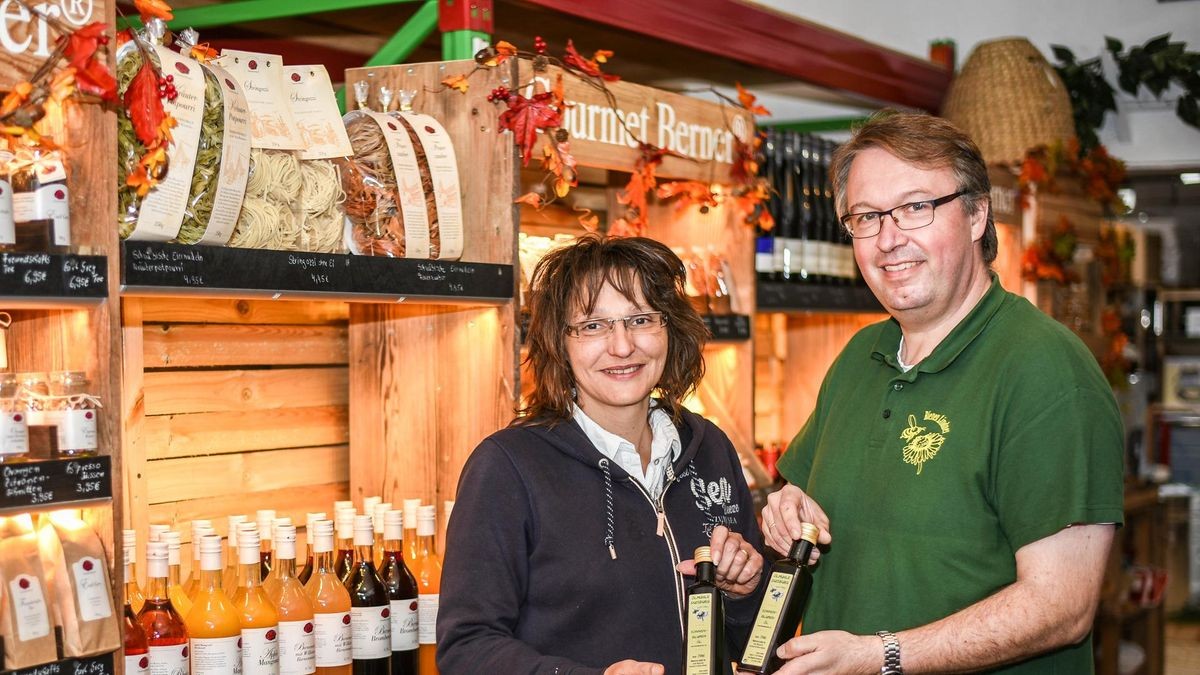 Sabine und Stefan Lindner sind eigentlich auf Honig spezialisiert. Jetzt richten sie in Duisburg zum ersten Mal ein Weinfest aus.