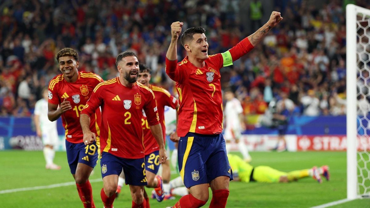 Spanischer Jubel: Alvaro Morata feiert das 1:0 Spaniens gegen Italien.