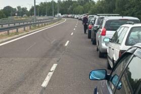 Очередь из автомобилей на польско-беларусской границе со стороны пункта пропуска Тересполь, 4 июля 2024 года. Фото: t.me/terespol