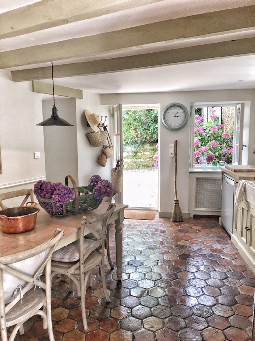 a-french-farmhouse-kitchen-vivi-et-margot-hello-lovely-studio-1440x1920 (525x700, 431Kb)