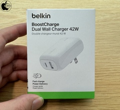 Apple Store、Belkinの42W 2ポート充電器「Belkin BoostCharge Dual Wall Charger（42W）」を販売開始