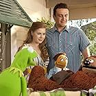 Amy Adams, Bill Barretta, Peter Linz, Jason Segel, Matt Vogel, Steve Whitmire, Rowlf, Walter, and Kermit the Frog in The Muppets (2011)