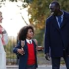 Clémence Poésy, Omar Sy, and Gloria Colston in Demain tout commence (2016)
