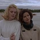 Jill Hennessy and Leslie Stefanson in Jackie, Ethel, Joan: The Women of Camelot (2001)