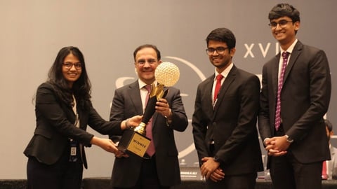 The team from GLC Mumbai receiving the award from Justice Riyaz Chagla