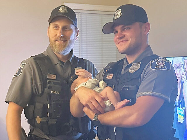 PHOTOS — ‘Well Done!’: Virginia Officers Revive Infant Born Without Heartbeat