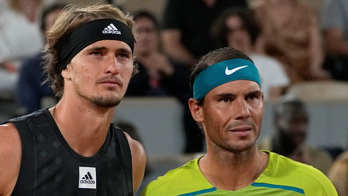 Man kennt sich: Alexander Zverev (l) und Rafael Nadal
