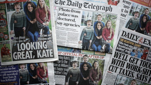 Titelzeiten britischer Tageszeitungen mit dem manipulierten Foto von Prinzessin Catherine am Montag