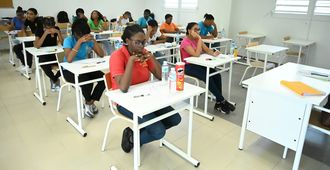 EN IMAGES -  Baccalauréat : quand les jeunes Martiniquais passent la philosophie