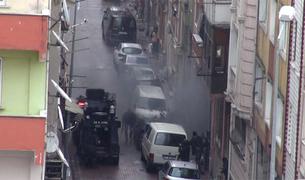Полиция начала штурм здания, где находятся террористки - ВИДЕО