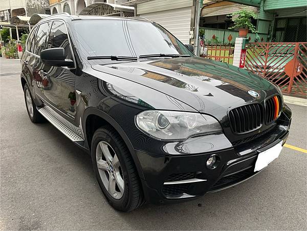 售2012年式小改款黑色BMW 汽油E70 X5 xDriv