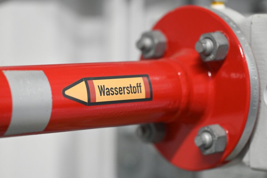 EU genehmigt drei Milliarden für deutsches Wasserstoffnetz - Die erste große Wasserstoff-Leitung soll 2025 in Betrieb genommen werden.