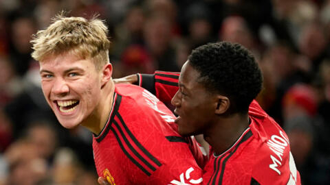 Danish striker Rasmus Hojlund (left) and English midfielder Kobbie Mainoo, seen playing for Manchester United on January 14, 2024, are among the young players to watch during the Euro 2024 tournament.