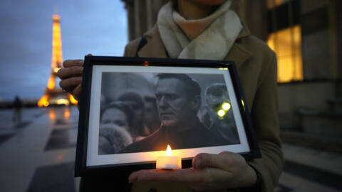 На акции в память об Алексее Навальном на площади Трокадеро, Париж, 22 февраля 2024 г.