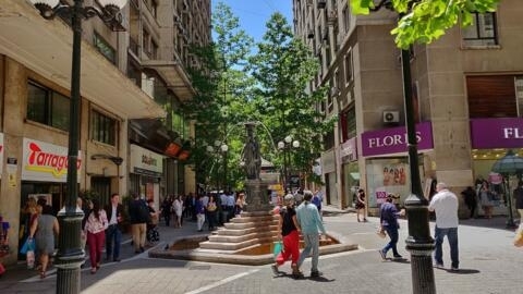 Des magasins dans le centre de Santiago du Chili, en 2019.