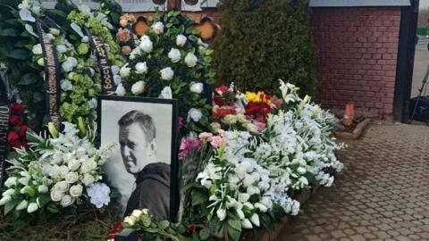 Могила Алексея Навального на Борисовском кладбище в Москве.