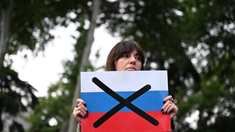 Протестующая против закона об "иноагентах" в Тбилиси, 3 мая 2024 г. Грузия.