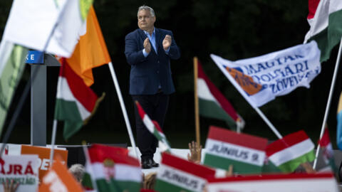 Le Premier ministre Viktor Orban face à ses sympathisants lors de la «Marche pour la paix» organisée par son parti à Budapest le 1er juin 2024.