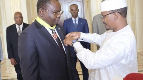 Mahamat Idriss Déby Itno, Tchad jamanaɲɛmaa ni Allamaye Halina, marabaajɛkulu ɲɛmaa kura.
