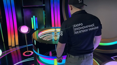 Представник бюро економічної безпеки України у нелегальному ігорному закладі