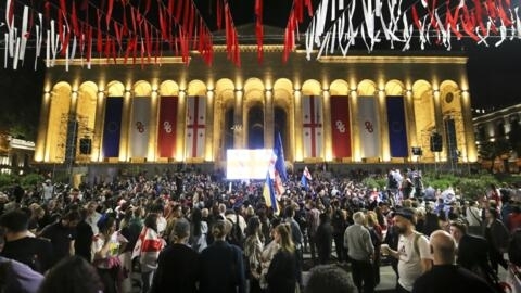 Акция протеста перед парламентом Грузии после окончательного голосования за закон об "иноагентах". 28 мая 2024 г. Грузия