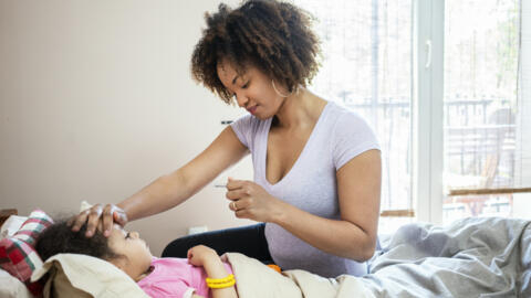 En cas de fièvre chez l'enfant, quels sont les bons gestes à adopter ?