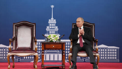 Владимир Путин присутствует на встрече с должностными лицами и студентами Харбинского технологического института в городе Харбин, Китай, 17 мая 2024 года.