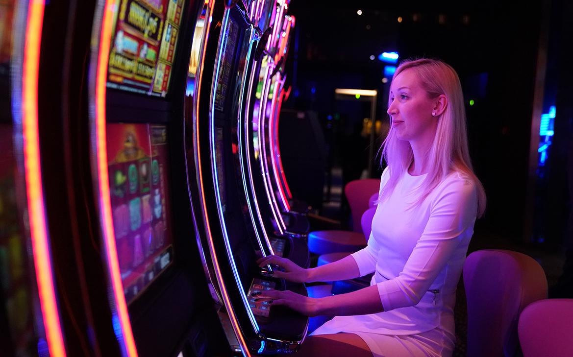 Женщины в России стали чаще посещать казино