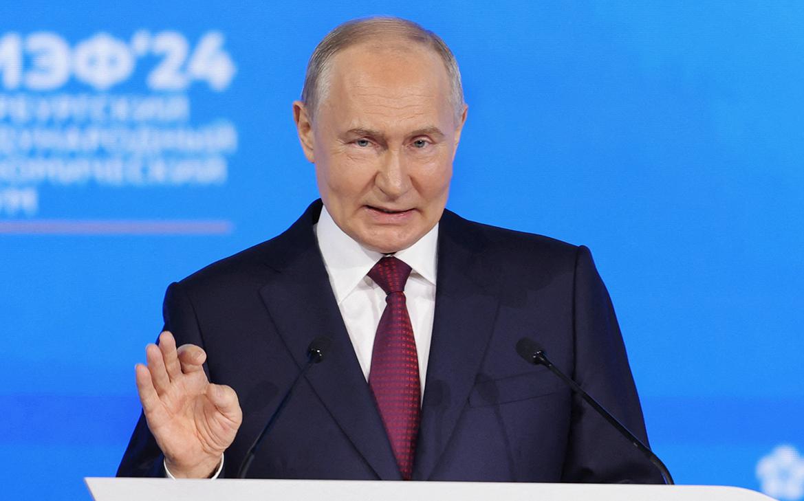 Путин призвал Грефа и Костина не «высасывать» деньги из других банков