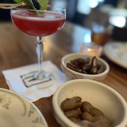 North of Bourbon - Complimentary boiled peanuts and a cocktail is a great way to start a Thursday night