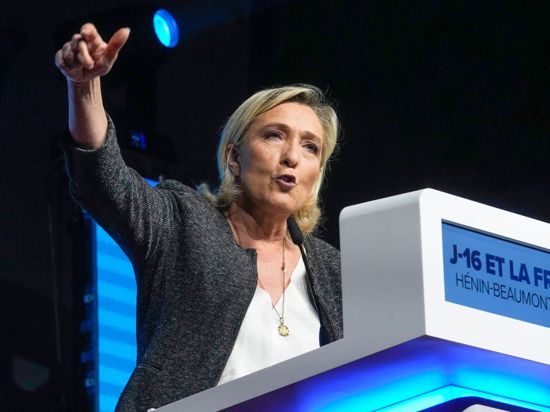 Ist sich mit der italienischen Ministerpräsidentin Giorgia Meloni in in den wesentlichen Fragen einig: Marine Le Pen.