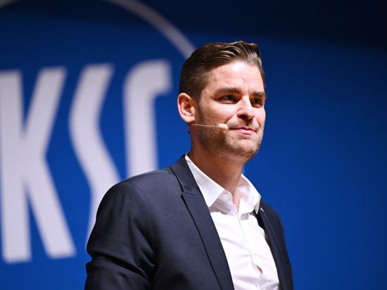 KSC-Geschäftsführer Michael Becker geniest als Privatmann bei der Stadt Karlsruhe „VIP“-Status. 