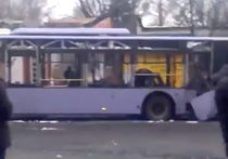 Под перемирие на Украине подложили троллейбус