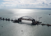 Экс-заместитель начальника Генштаба ВС Украины Игорь Романенко заявил о возможности строящегося Крымского моста способствовать экономическому росту полуострова