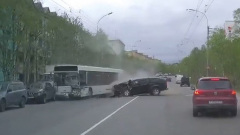Опубликовано видео смертельного ДТП с автобусом в Мурманске 