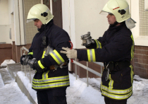 Как передает в воскресенье утром агентство ТАСС, в жилом доме в Магнитогорске взорвался бытовой газ, в результате чего обрушился подъезд дома