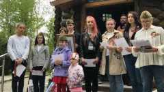 В баварском Дахау дети в взрослые почтили память жертв национал-социализма