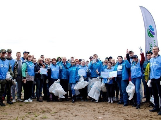 12 сентября стартовал эко-марафон «Чистые берега Сибири», в рамках которого тысячи добровольцев очищают водоемы, начиная от Алтая и заканчивая Новосибирской областью