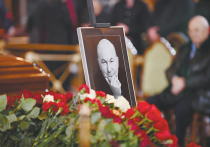 В четверг, 12 декабря, в Москве на Новодевичьем кладбище похоронили многолетнего мэра Москвы Юрия Лужкова