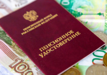 Работающим гражданам РФ, которые хотят получать 52 тысячи рублей каждый месяц в виде пенсии, придется отложить выход на заслуженный отдых на десять лет