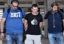 Как сообщает RT, гражданин РФ Александр Винник, задержанный властями Греции в июле 2017 года по запросу США в связи с подозрениями в финансовых преступлениях, обратился к журналистам с просьбой поддержать его семью