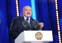 Президент Беларуси Александр Лукашенко в ходе общения с журналистами и сотрудниками Республиканского научно-практического центра детской онкологии, гематологии и иммунологии, рассказал, как собирается провести Новый год