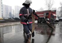 Серьезный пожар возник в пятницу вечером на западе Москвы