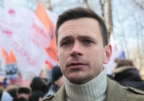 Ответственный секретарь ОНК Москвы Алексей Мельников сообщил, что бывшего муниципального депутата Илью Яшина (признан иноагентом) этапировали из Москвы в другой регион