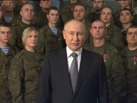 Путин записал новогоднее обращение 2023 в окружении военнослужащих