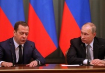 Заместитель председателя Совета Безопасности РФ Дмитрий Медведев заявил, что считает логичным и правильным решение президента России Владимира Путина о выдвижении своей кандидатуры на новый срок