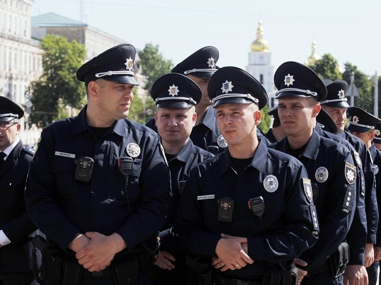 Глава украинской нацполиции Выговский выступил против идеи о мобилизации полицейских в стране