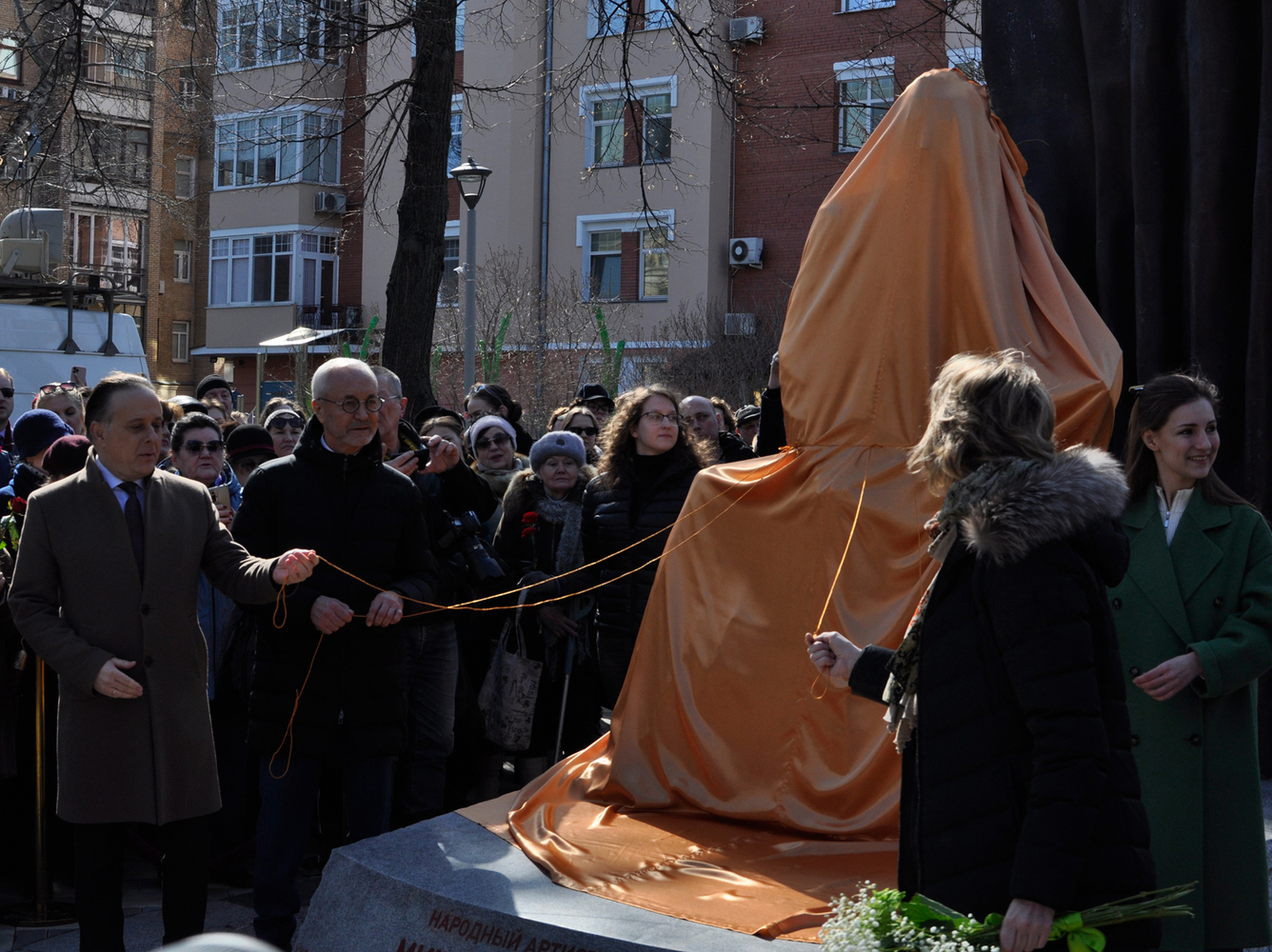 В Москве открыли памятник Михаилу Ульянову: кадры мероприятия