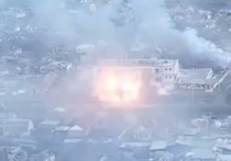 Как сообщает украинское агентство "Зеркало недели", в подконтрольном Вооруженным силам Украины городе Запорожье слышны звуки взрывов